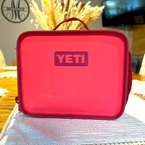 Pink Yeti lunch box